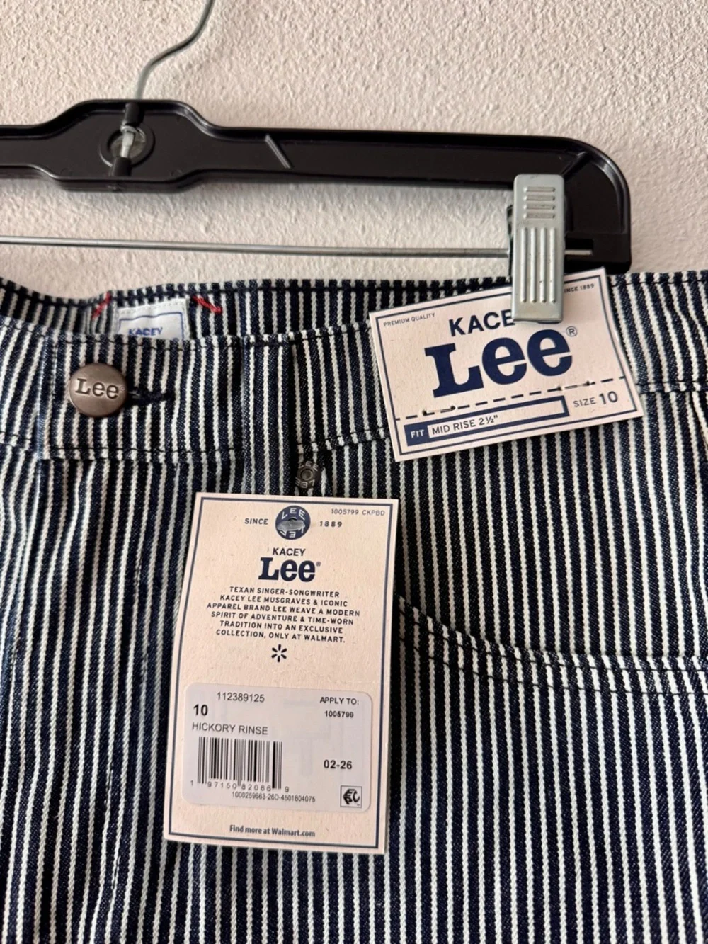 NWT Kacey Lee Black & White Pinstriped Denim Shorts with Star Lining Size 10
